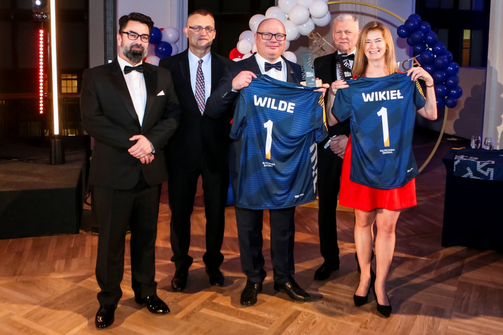 Na zdjęciu od lewej: Kazimierz Rozwadowski, zastępca dyrektora CSA PG, Andrzej Bussler, prezes AZS PG, prof. Krzysztof Wilde, rektor PG, Krzysztof Kaszuba, dyrektor CSA PG, prof. Barbara Wikieł, prorektora ds. studenckich. Fot. Grzegorz Jędrzejewski