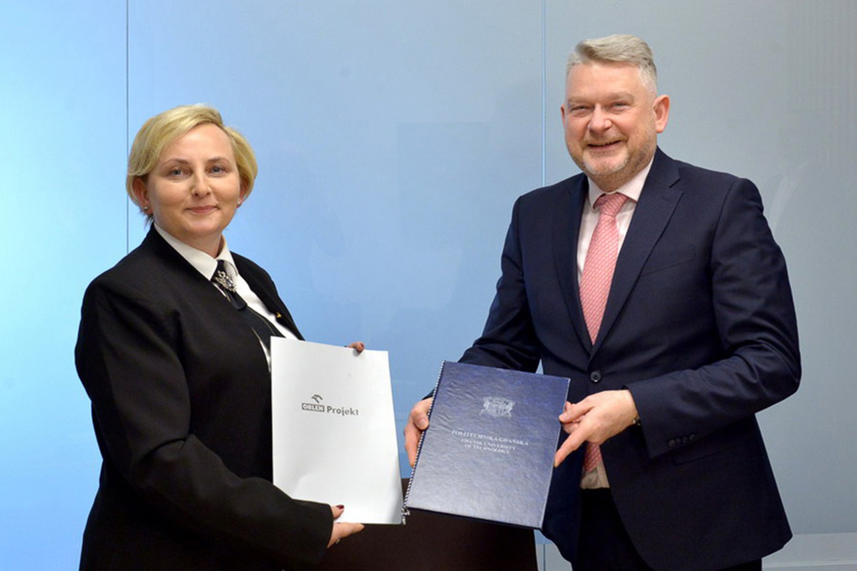Prof. Justyna Kucińska-Lipka, prorektor PG ds. rozwoju oraz Cezary Lewandowski, prezes zarządu Orlen Projekt S.A. Fot Krzysztof Krzempek/PG