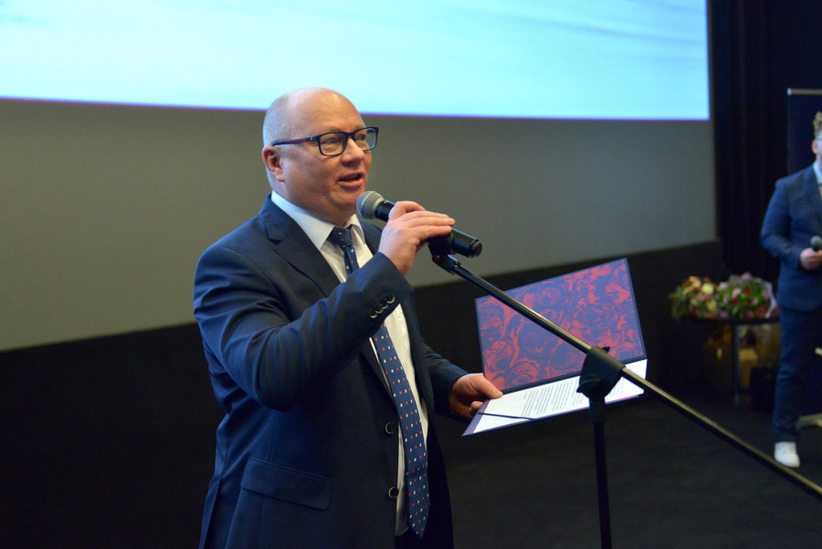 Prof. Krzysztof Wilde podczas premiery filmu „Zielony atrament”