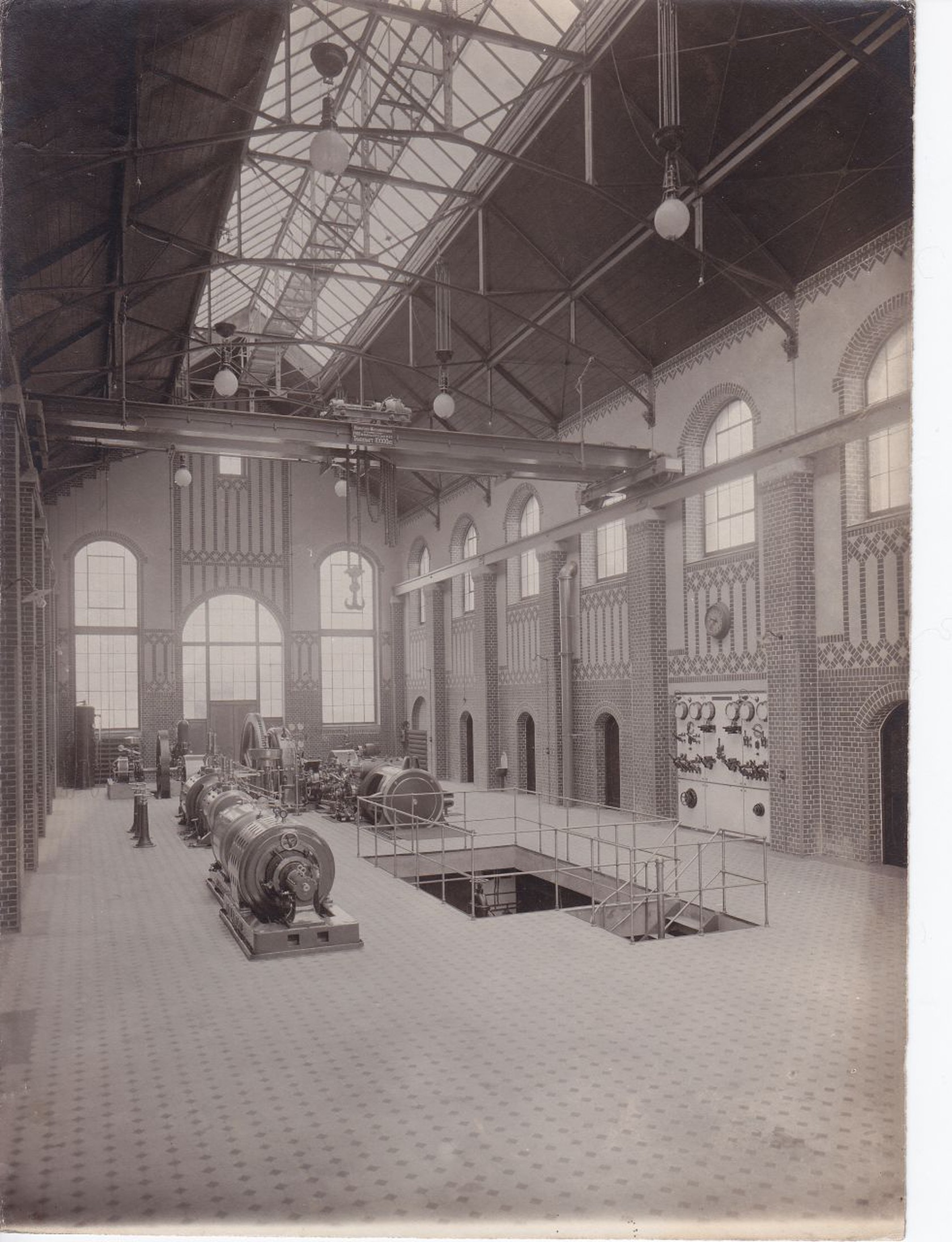 Wnętrze Laboratorium Maszynowego 1904 rok
