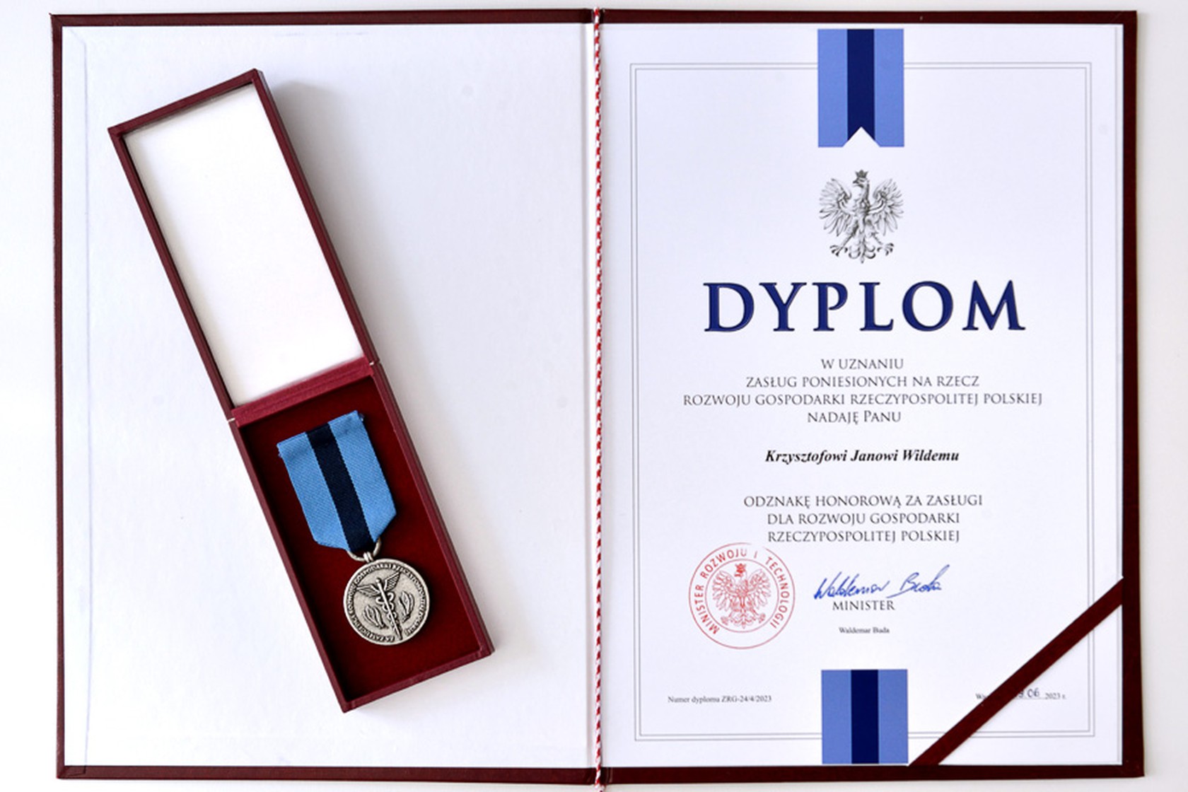 Dyplom i medal