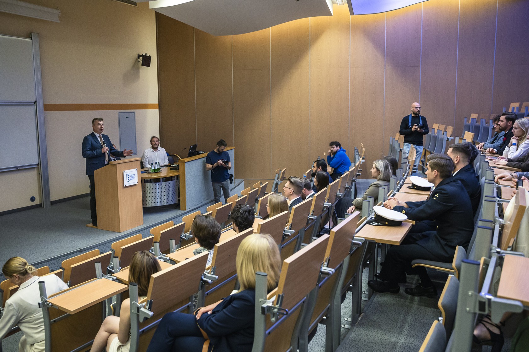 Spotkanie ministra Dariusza Wieczorka z przedstawicielami studentów, doktorantów i mediów. Fot. Alan Stocki/UG